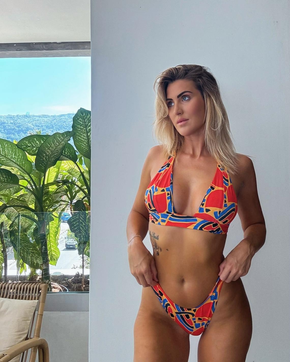 Lara Rigby Below Deck Down Under season 3's hard working chief stew Lara Rigby didn't have much time to flaunt her bikini body on the show while in the Seychelles, but she proudly shows off her incredible physique on Instagram. Courtesy of Lara Para Rigby/Instagram