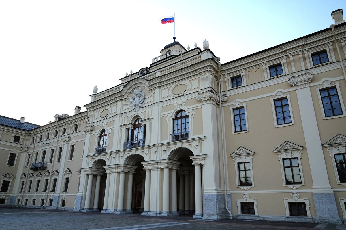 View of the Constantine Palace where Russian President Vladimir Putin meets with representatives of international news agencies on the sidelines of the St. Petersburg International Economic Forum, in St. Petersburg, Russia, June 4, 2026.  Dmitri Lovetsky/Pool via REUTERS