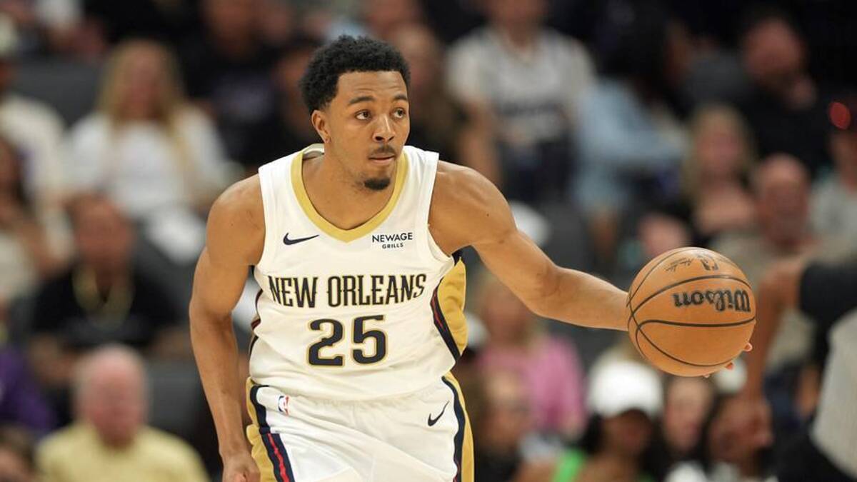  Apr 3, 2026; Sacramento, California, USA; New Orleans Pelicans forward Trey Murphy III (25) during the second quarter against the Sacramento Kings at Golden 1 Center. | Darren Yamashita-Imagn Images 
