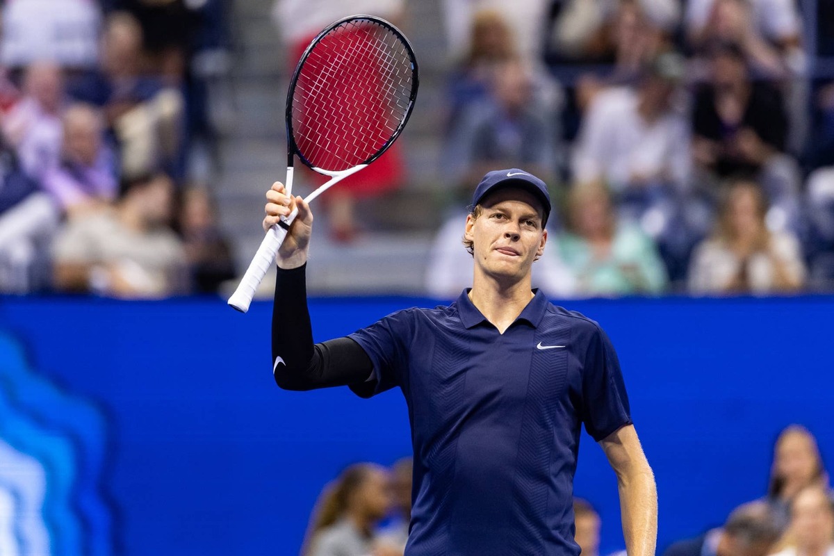  Sep 1, 2025; Flushing, NY, USA; Jannik Sinner of Italy celebrates his victory over Alexander Bublik of Kazakhstan in the fourth round of the men's singles at the US Open at Arthur Ashe Stadium in Billie Jean King National Tennis Center. Mandatory Credit: Mike Frey-Imagn Images 