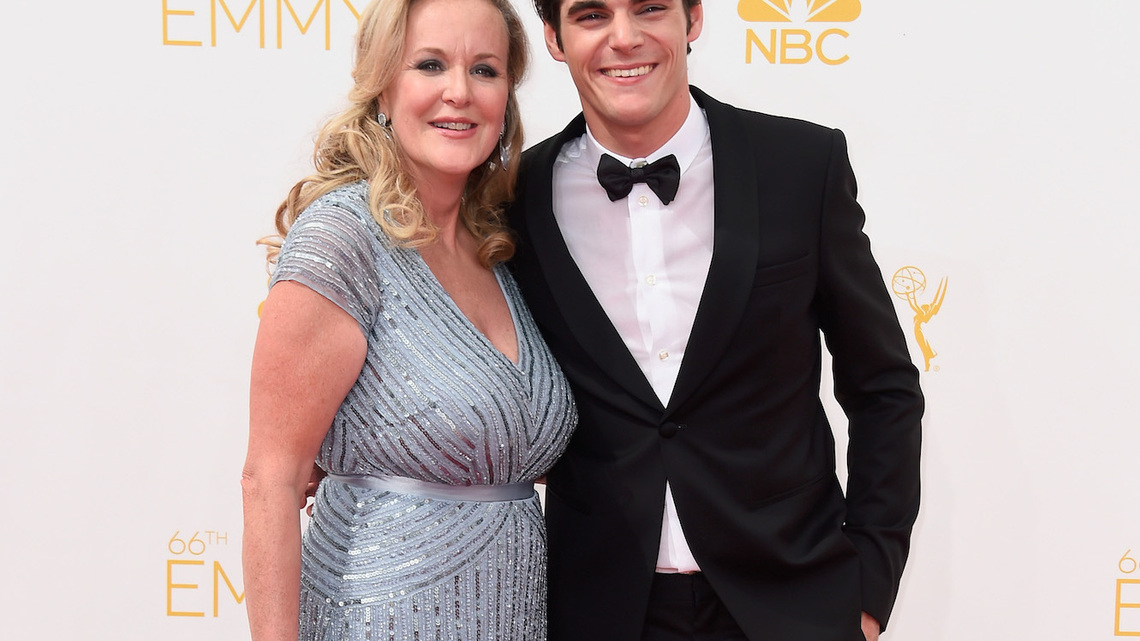 'Breaking Bad' Alum RJ Mitte's Mom Shares Details From the Day He Died 