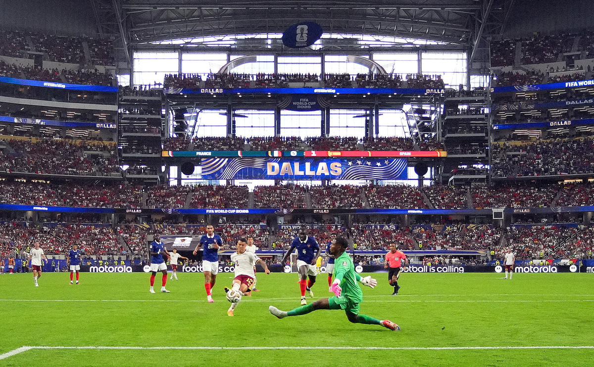 Soccer Football - FIFA World Cup 2026 - Semi Final - France v Spain - Dallas Stadium, Arlington, Texas, U.S. - July 14, 2026 Spain's Pedro Porro scores their second goal REUTERS/Hannah Mckay
