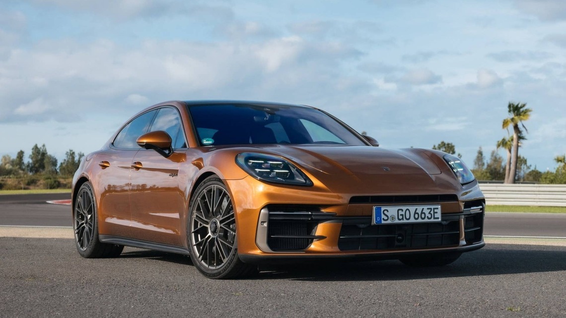 Porsche Would Build You a Manual Panamera, If You Ask