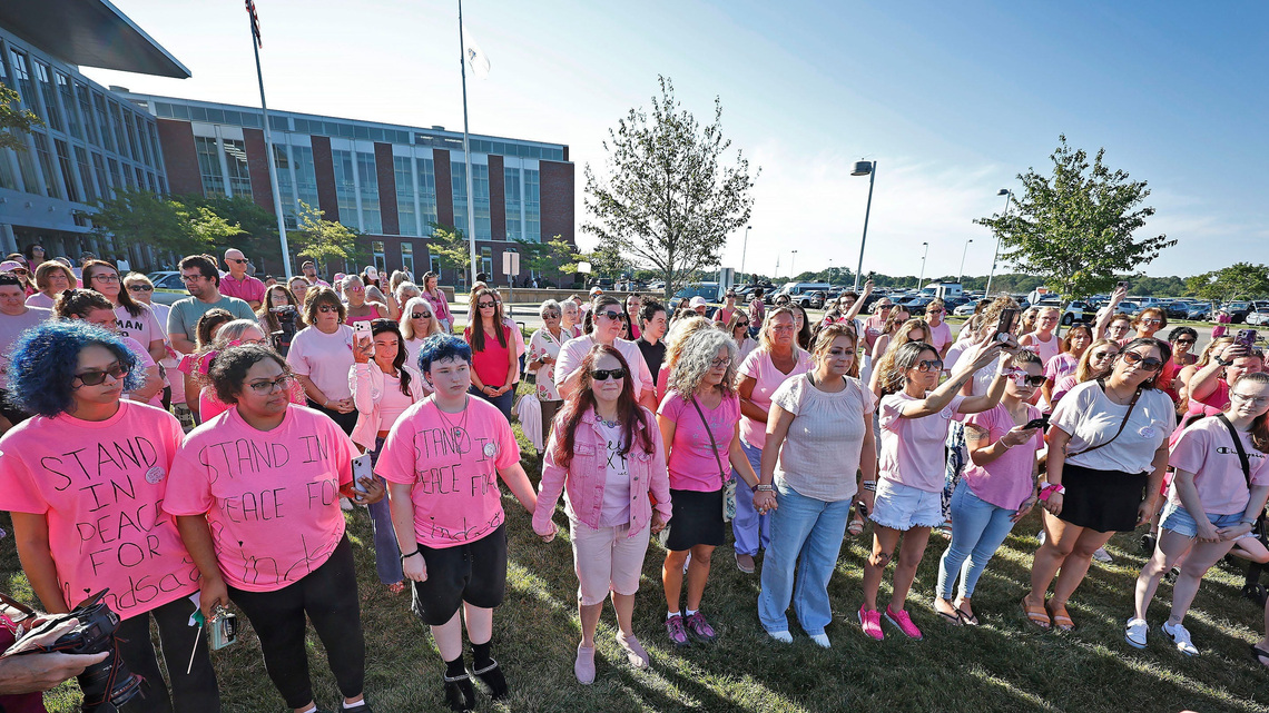 Daily Briefing: Pink rally for Lindsay Clancy