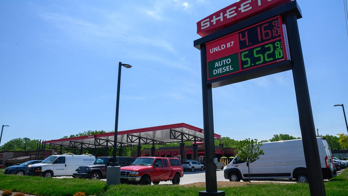 Will high gas prices change the auto industry again? 