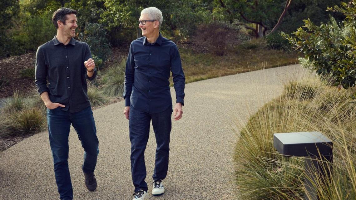 Tim Cook steps down as CEO of Apple 