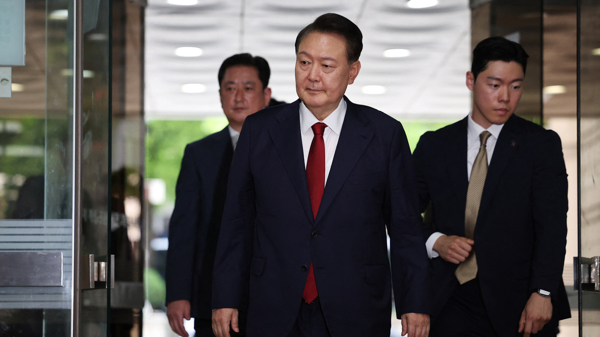 Former South Korean President Yoon Suk Yeol arrives at a court to attend a hearing to review his arrest warrant requested by special prosecutors in Seoul, South Korea, July 9, 2025.   REUTERS/Kim Hong-Ji/Pool