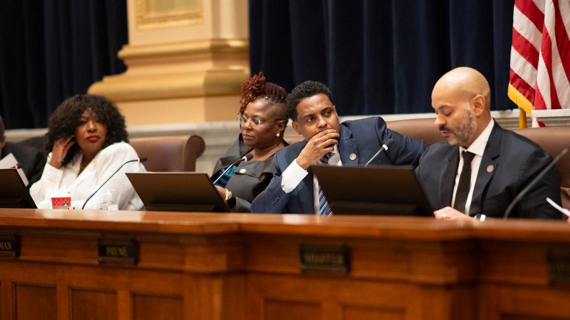 Minneapolis city leaders to consider bathhouses that allow sexual activity 