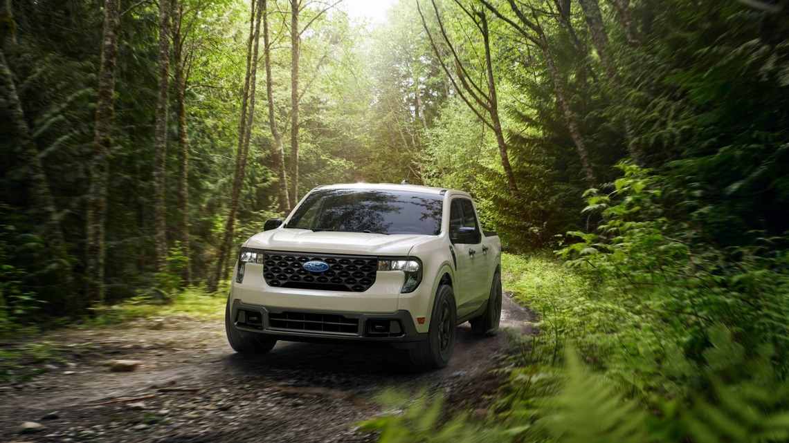 Ford's $30,000 Maverick Is Poaching Young Buyers Away From Honda and Toyota 