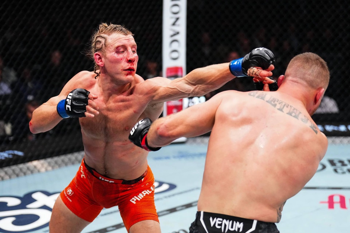 LAS VEGAS, NEVADA - JANUARY 24: Paddy Pimblett of England punches Justin Gaethje in the UFC lightweight interim championship bout during the UFC 324 event at T-Mobile Arena on January 24, 2026 in Las Vegas, Nevada. (Photo by Chris Unger/Zuffa LLC) Chris Unger/Zuffa LLC via Getty Images
