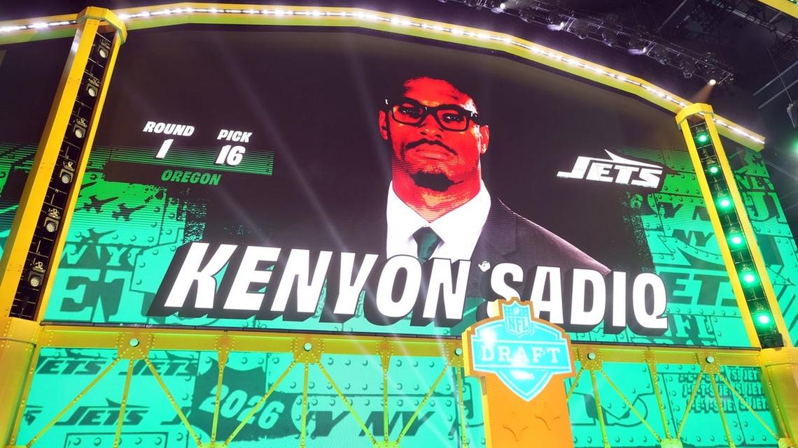 Jets first-round TE Kenyon Sadiq out weeks after hernia surgery