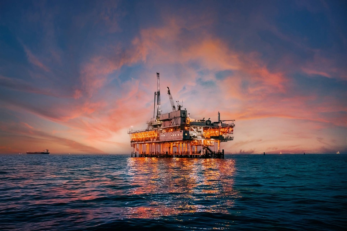  OPEC sees the writing on the wall in the oil market. 