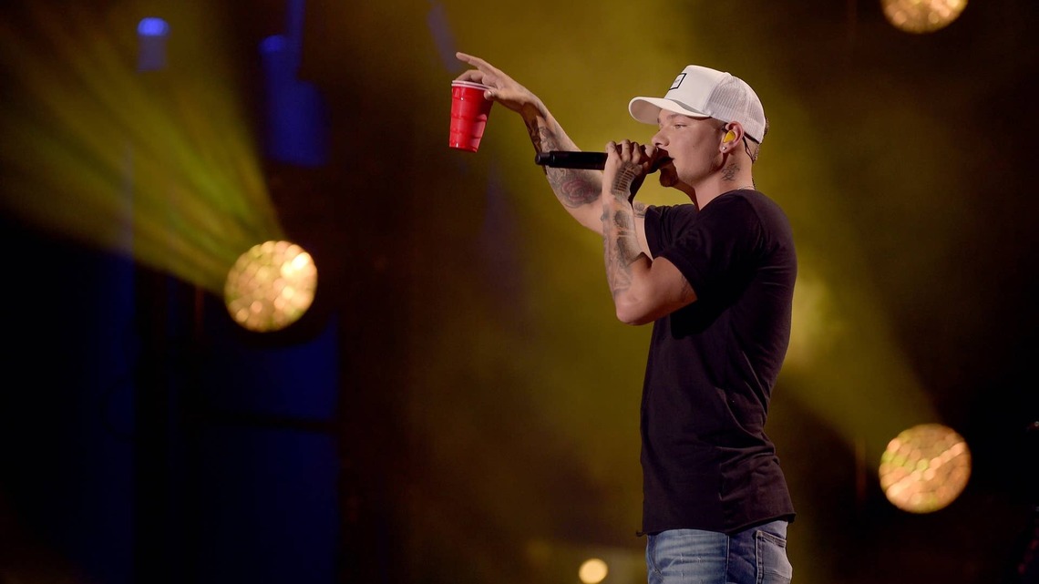Beloved Singer-Songwriter, With More Than a Dozen No. 1s, Makes Heartbreaking Admission 