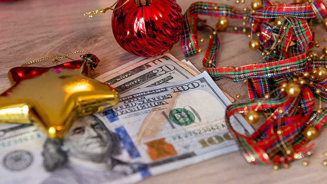 How to save for the holiday season