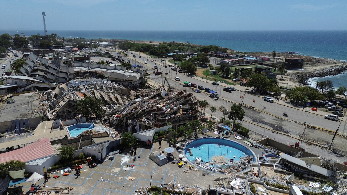 A drone view shows collapsed buildings in the aftermath of the June 24 earthquakes, in La Guaira, Venezuela, July 1, 2026. REUTERS/Marian Carrasquero