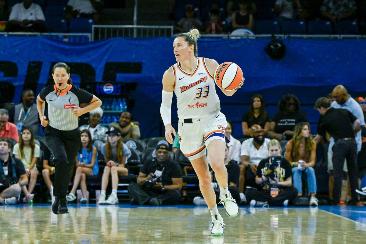  Phoenix Mercury guard Sami Whitcomb (33). Matt Marton-Imagn Images 