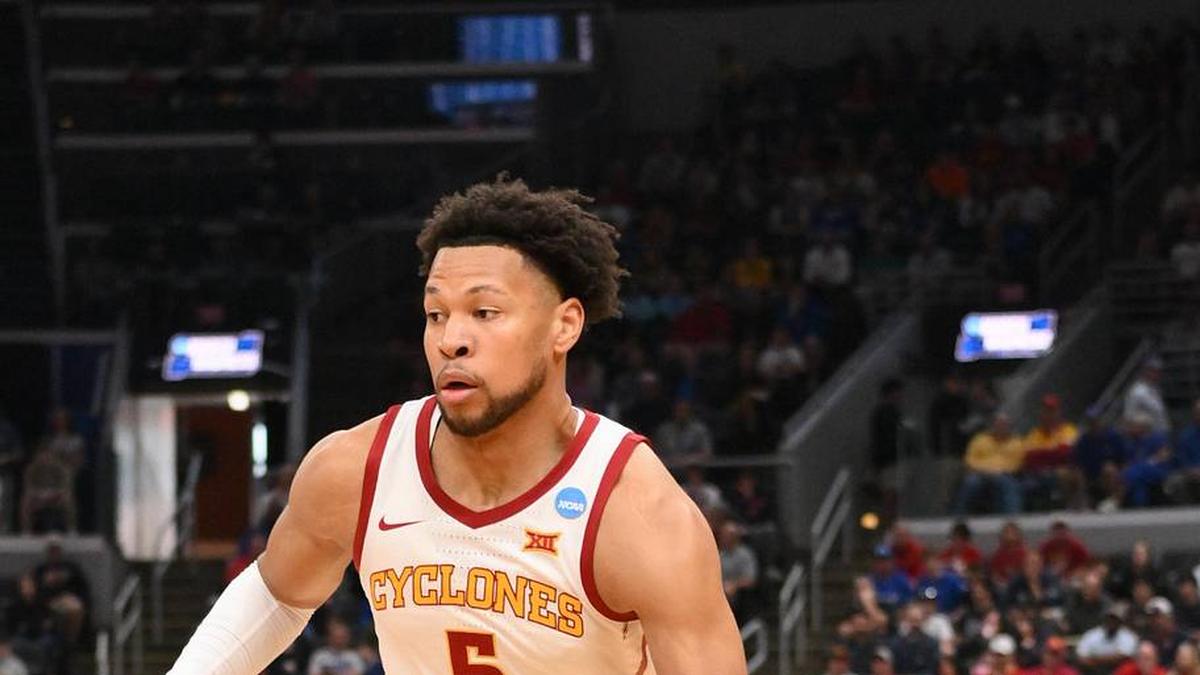  Mar 20, 2026; St. Louis, MO, USA; Iowa State Cyclones forward Joshua Jefferson (5) drives to the basket against the Tennessee State Tigers during the first half of a first round game of the men's 2026 NCAA Tournament at Enterprise Center. Mandatory Credit: Jeff Curry-Imagn Images | Jeff Curry-Imagn Images 