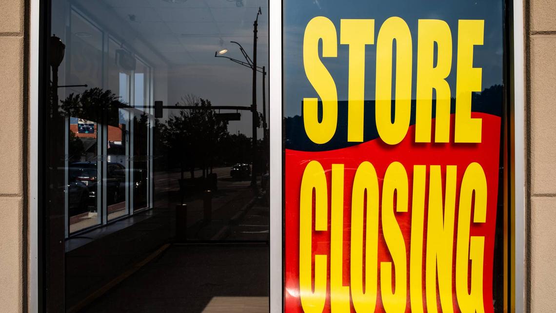 After closing 23 locations, burger chain sells 30 restaurants 