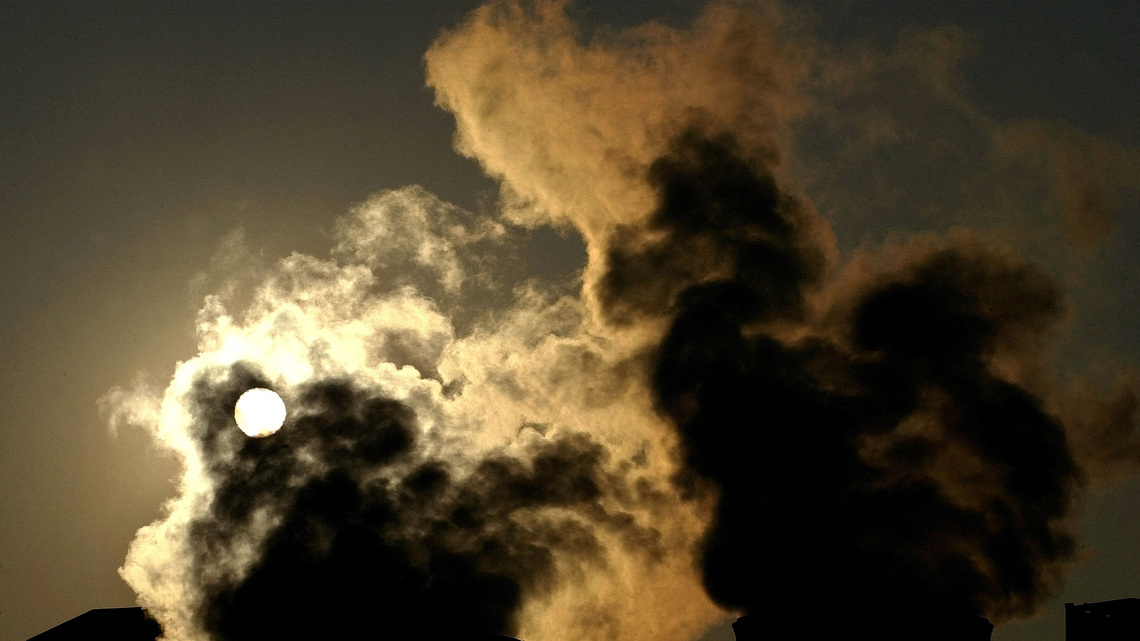 Analysis-Investors see pollution plan silver lining in EU carbon overhaul 