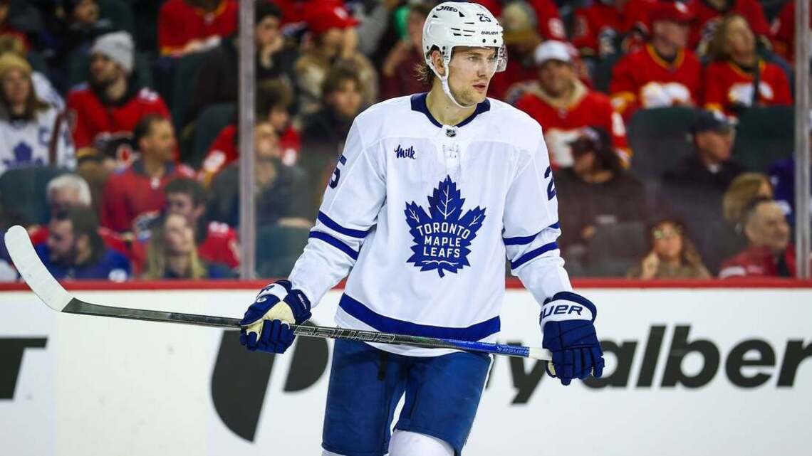 Blues acquire D Brandon Carlo from Maple Leafs 