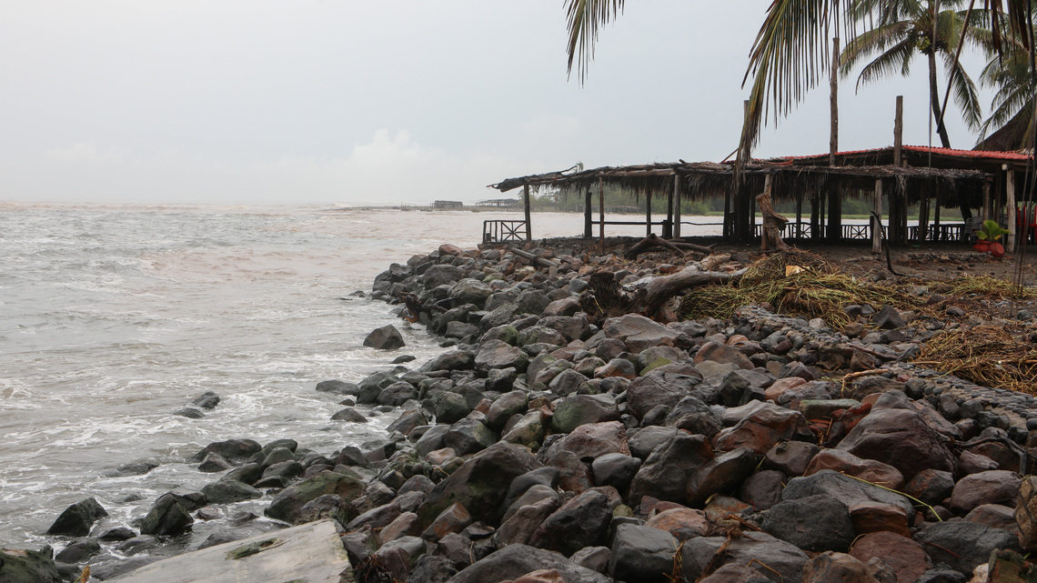 Hurricane Trudy weakens off Mexico's Pacific coast as cleanup effort begins 