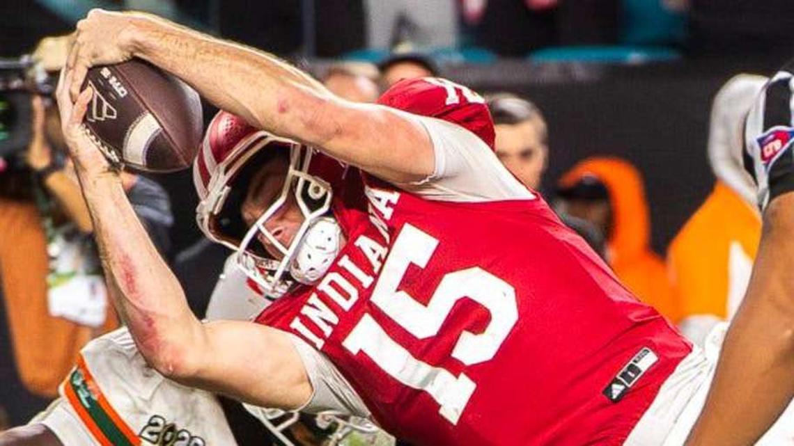  Indiana's Fernando Mendoza (15) scores a touchdown during the College Football Playoff National Championship college football game at Hard Rock Stadium in Miami Gardens on Monday, Jan. 19, 2026. | Rich Janzaruk/Herald-Times / USA TODAY NETWORK via Imagn Images 
