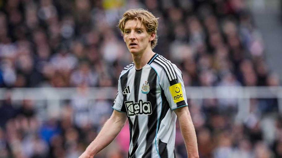  Anthony Gordon has plenty of admirers. | Maynard Manyowa/News Images/NurPhoto/Getty Images 