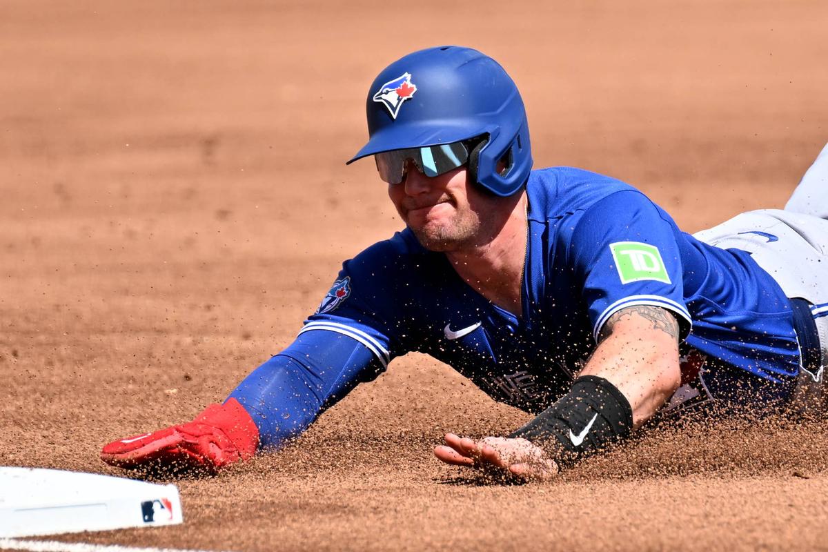  Toronto Blue Jays catcher Tyler Heineman (55) against the Atlanta Braves. © Jonathan Dyer-Imagn Images