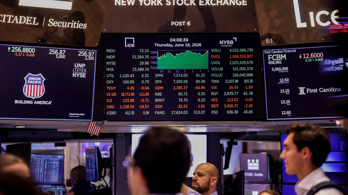 World stocks edge lower as tech selloff drags markets 