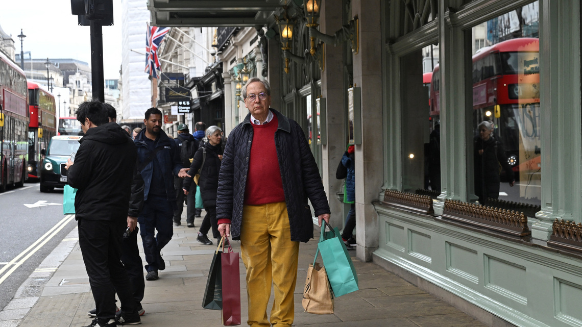 UK consumers up their spending in May after April drop 