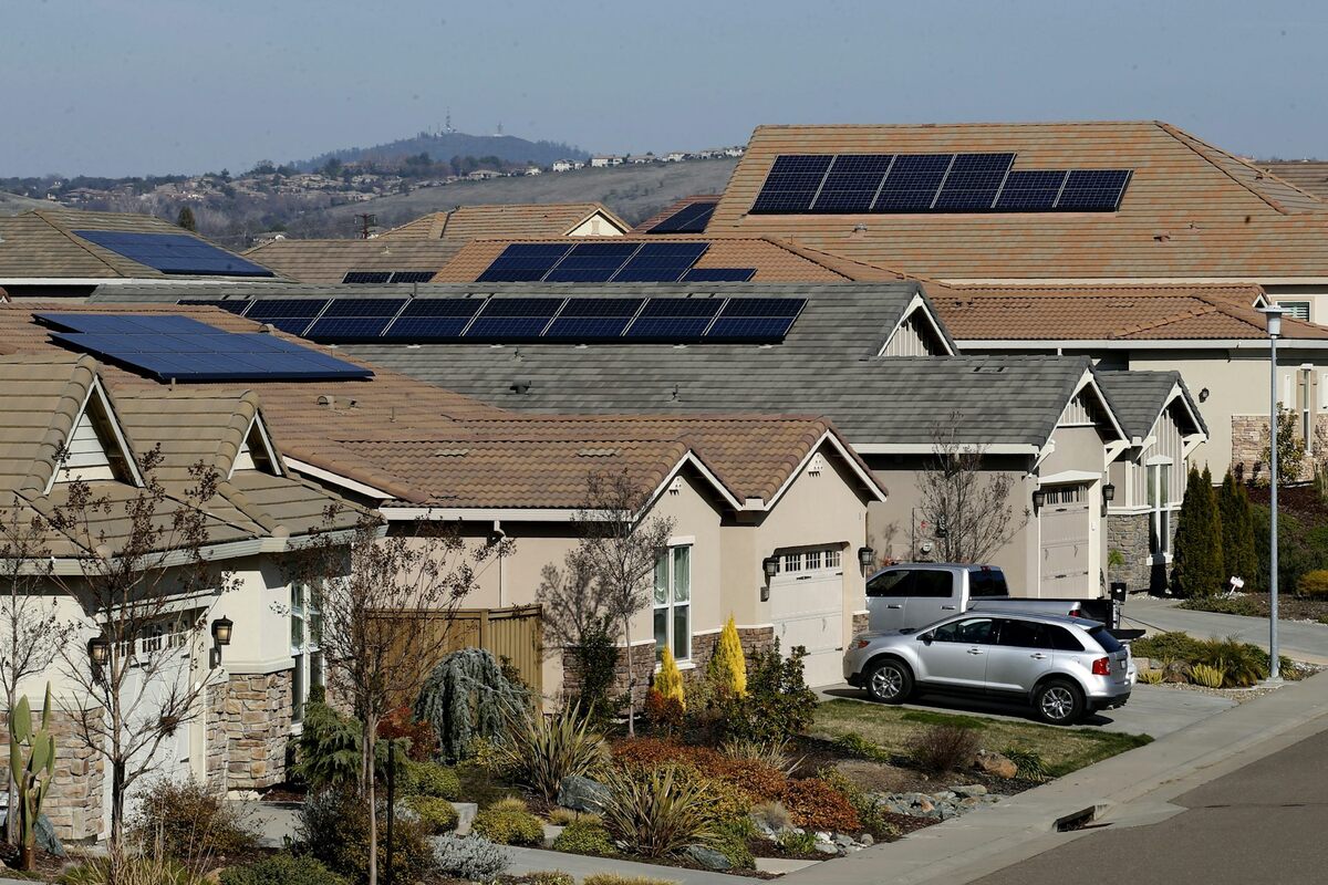  California still has the nation's largest solar market, even after regulators rolled back incentives. AP Photo/Rich Pedroncelli 