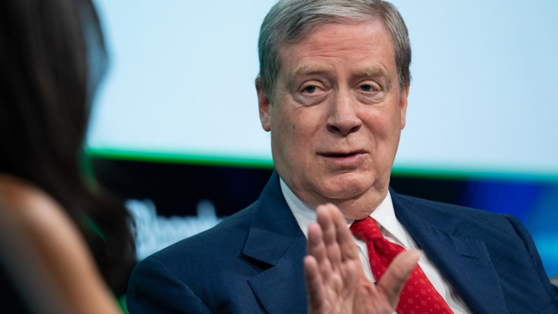 Billionaire Stanley Druckenmiller buys $152 million in Amazon and Alphabet stocks 