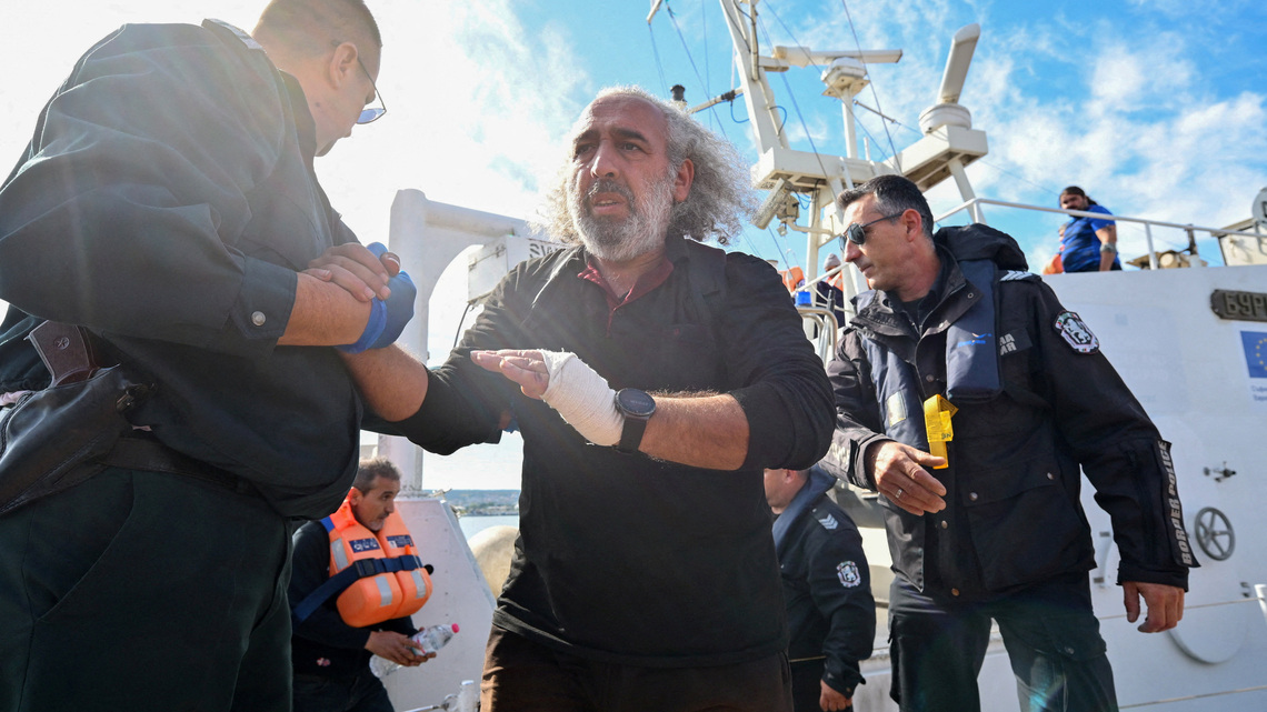 Bulgaria halts rescue operation for crew of sunken ship
