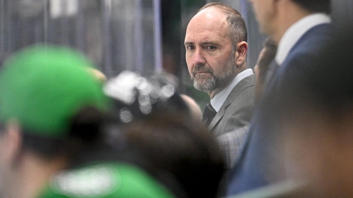 Peter DeBoer's Islanders rescue attempt begins vs. Maple Leafs 