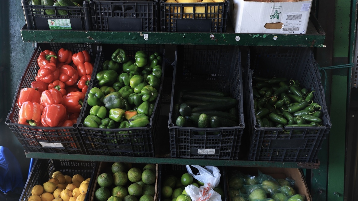 How to Shop at a Farmers Market Like a Pro and Actually Use What You Buy 