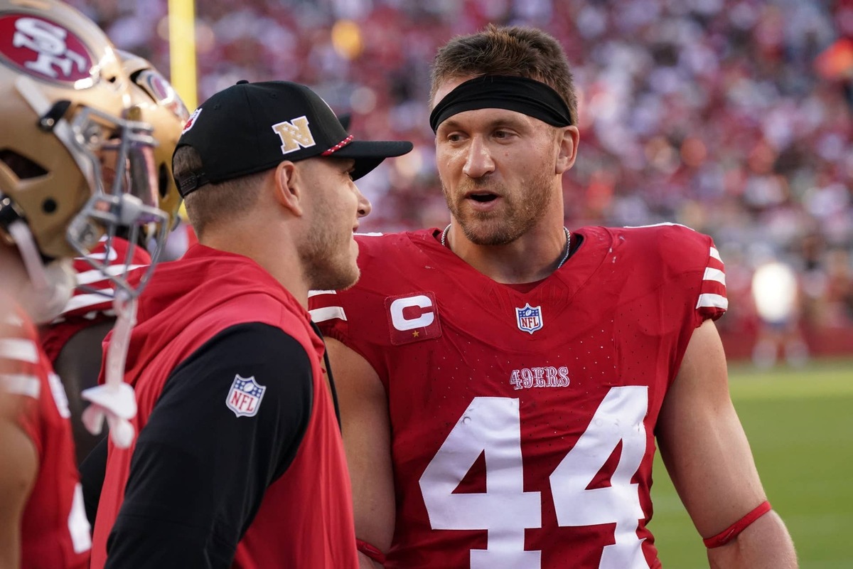  San Francisco 49ers fullback Kyle Juszczyk (44) talks with running back Christian McCaffrey (23) on the sideline during the second quarter against the New York Jets at Levi's Stadium. Mandatory Credit: David Gonzales-Imagn Images David Gonzales-Imagn Images