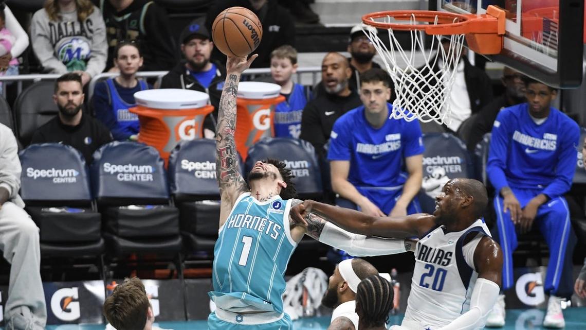 Miller, Hornets blast Mavericks to get back to .500
