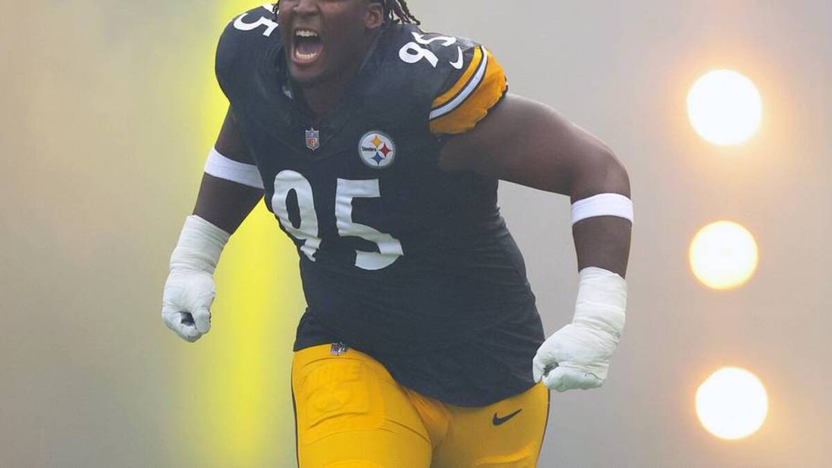  Nov 2, 2025; Pittsburgh, Pennsylvania, USA; Pittsburgh Steelers defensive tackle Keeanu Benton (95) reacts as he takes the field against the Indianapolis Colts at Acrisure Stadium. Mandatory Credit: Charles LeClaire-Imagn Images | Charles LeClaire-Imagn Images 