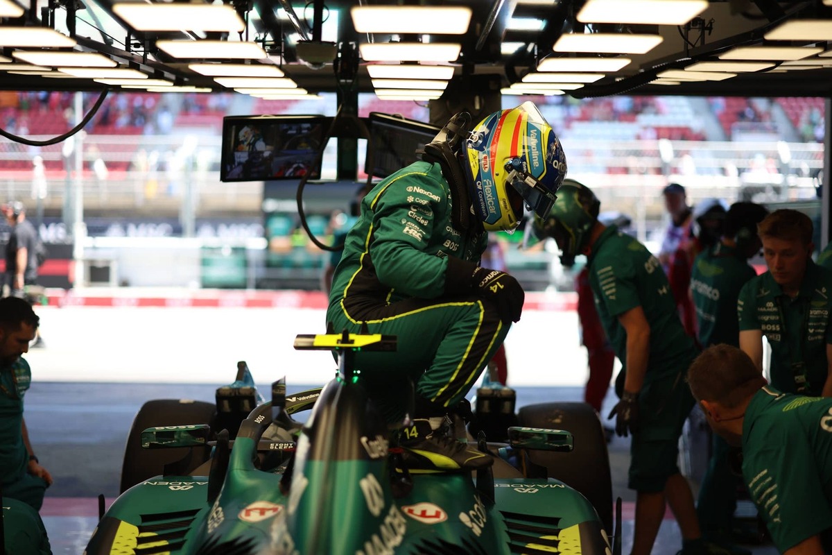  Fernando Alonso in the garage during practice ahead of the 2026 F1 Grand Prix of Barcelona-Catalunya. Photo by Alastair Staley/LAT Images via Getty Images