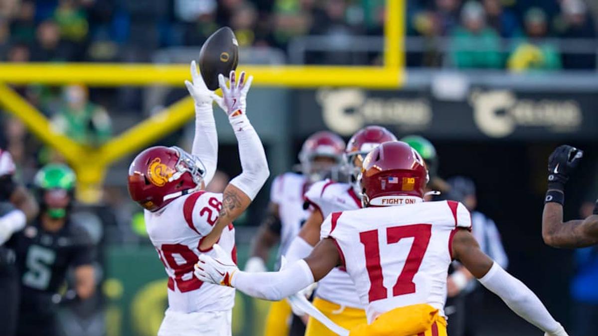  USC safety Kennedy Urlacher (28), the son of Bears legend Brian Urlacher, is poised to claim a starting role for the Trojans in 2026. | Ben Lonergan/The Register-Guard / USA TODAY NETWORK via Imagn Images 