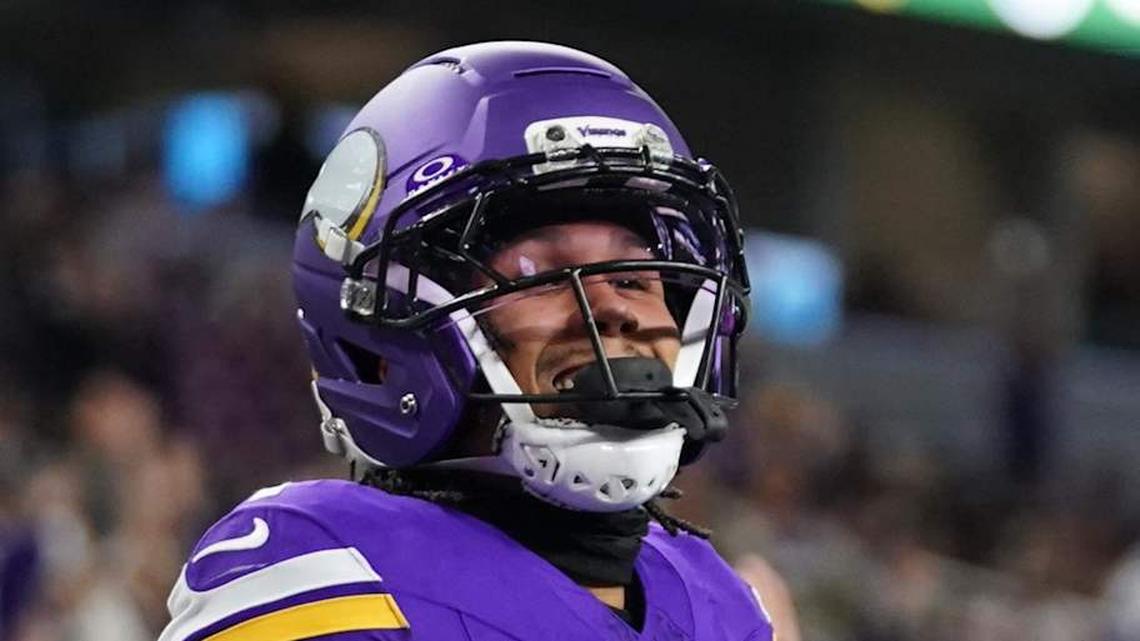  Dec 14, 2025; Arlington, Texas, USA; Minnesota Vikings wide receiver Jalen Nailor (1) celebrates after a touchdown catch during the second half against the Dallas Cowboys at AT&T Stadium. Mandatory Credit: Raymond Carlin III-Imagn Images | Raymond Carlin III-Imagn Images 