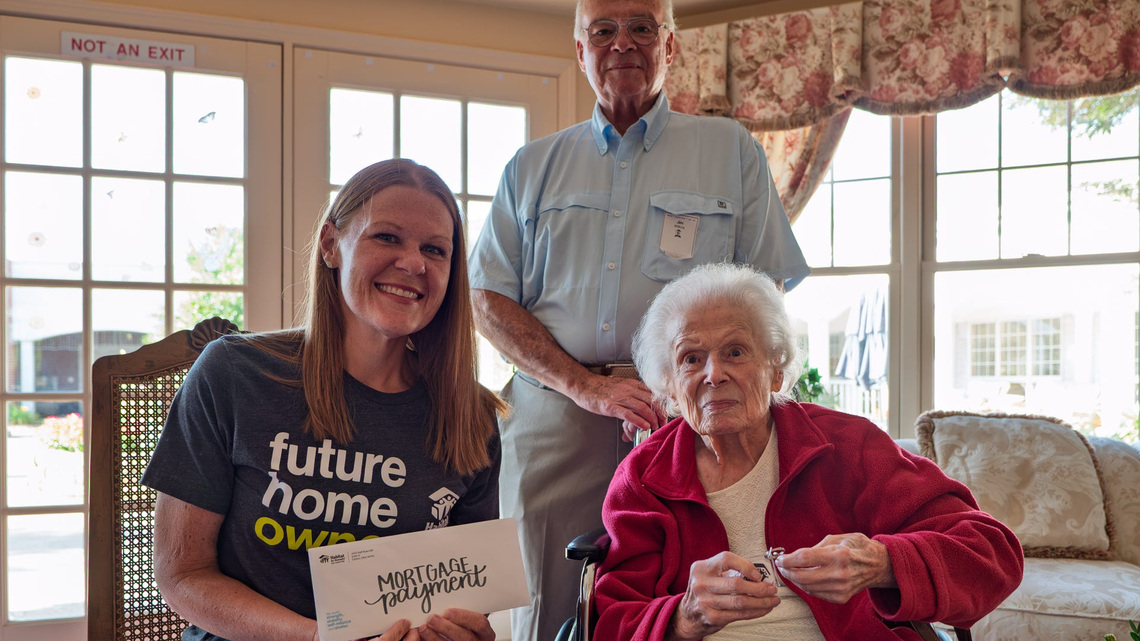North Canton woman celebrates her 98th birthday with a house giveaway 