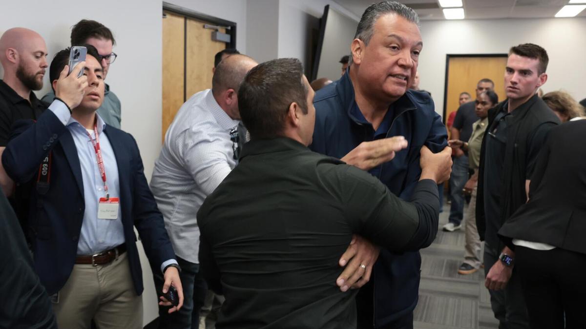 Los Angeles, CA - May 05: California Democratic Senator Alex Padilla attempts to get access to a press conference led by U.S. Department of Homeland Security Secretary Kristi Noem at the Wilshire Federal Building on Thursday, June 12, 2025 in Los Angeles, CA. (Luke Johnson / Los Angeles Times)
