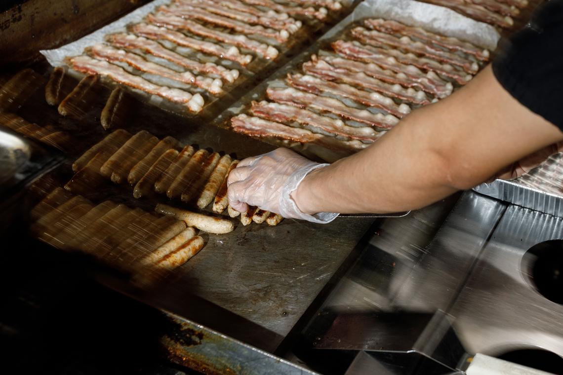 Breakfast preparations for an outgoing catering order at an IHOP restaurant, in Union City, N.J., April 2, 2026. Restaurants like IHOP, Cracker Barrel and Red Lobster have found a new revenue source as return-to-office hits full force. (Brian Fraser/The New York Times)