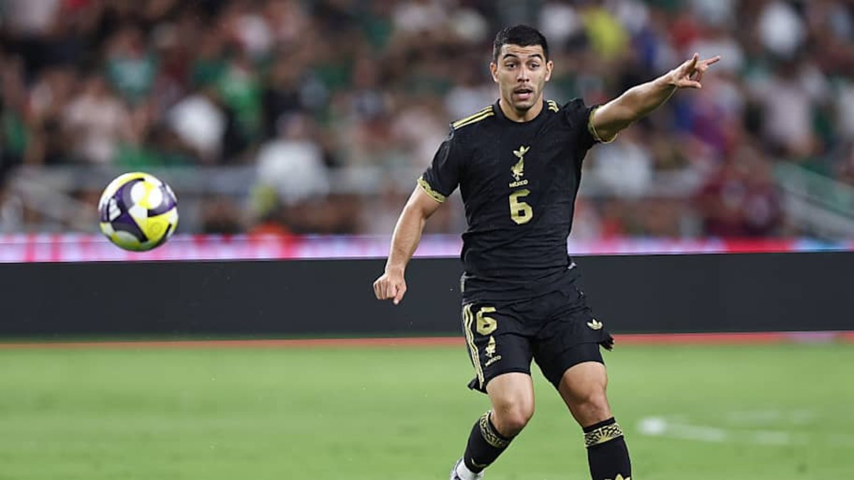  Érik Lira is a calming but feisty midfield presence who can also play center back. | Omar Vega/Getty Images 