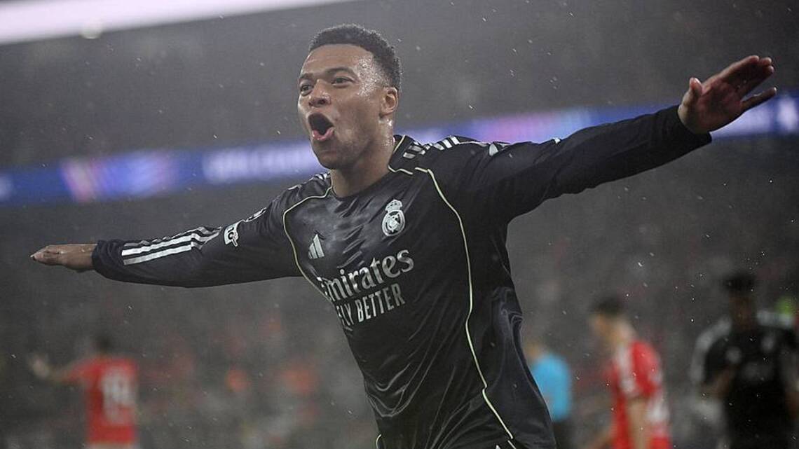 All of Florentino Perez's Galactico Transfers at Real Madrid-Ranked