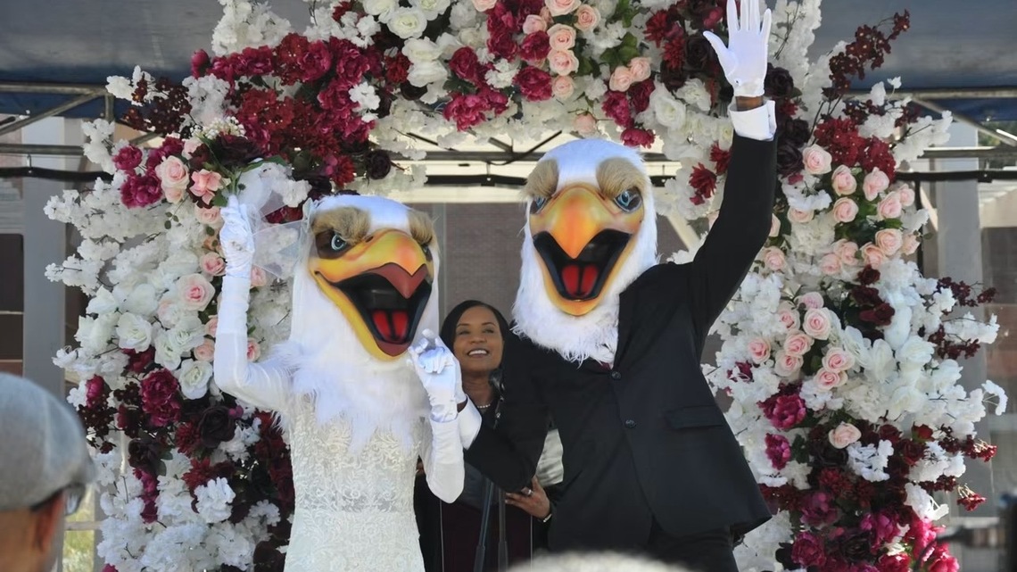 HBCU mascots get married during homecoming 