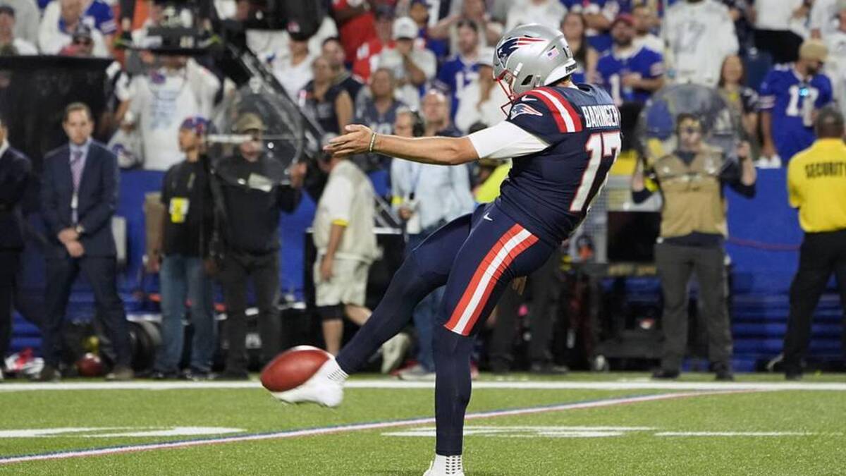  Oct 5, 2025; Orchard Park, New York, USA; New England Patriots punter Bryce Baringer (17) punts the ball against the Buffalo Bills during the second half at Highmark Stadium. Mandatory Credit: Gregory Fisher-Imagn Images | Gregory Fisher-Imagn Images 