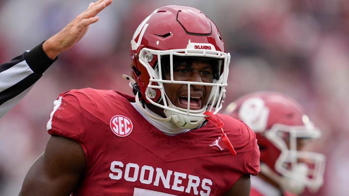  Oklahoma Sooners linebacker Sammy Omosigho (7) celebrates during a college football game between the University of Oklahoma Sooners (OU) and the Ole Miss Rebels at Gaylord Family Ð Oklahoma Memorial Stadium in Norman, Okla., Saturday, Oct. 25, 2025. Ole Miss won 34-26. | BRYAN TERRY/THE OKLAHOMAN / USA TODAY NETWORK via Imagn Images 