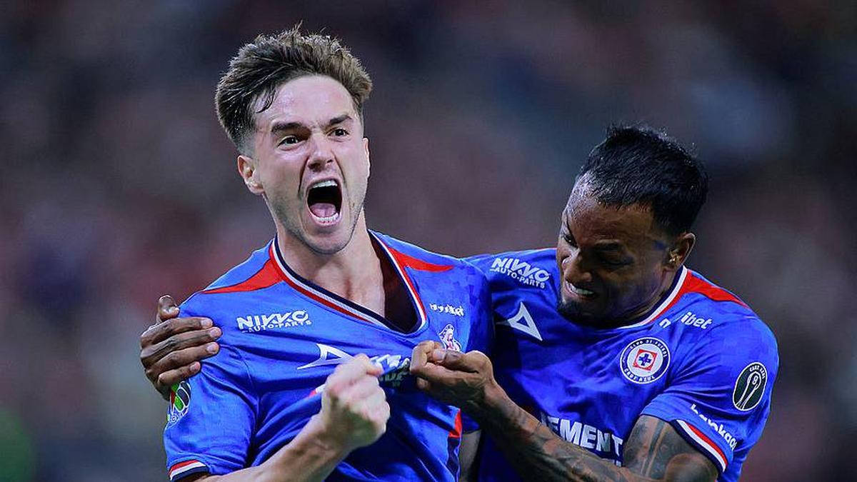  Cruz Azul are obligated to win the first leg at home. | Emiliano Morales/Jam Media/Getty Images 